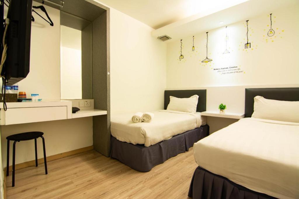Hotel Zamburger Plaza Mahkota Malacca ภายนอก รูปภาพ