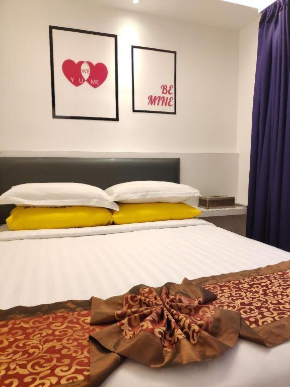 Hotel Zamburger Plaza Mahkota Malacca ภายนอก รูปภาพ