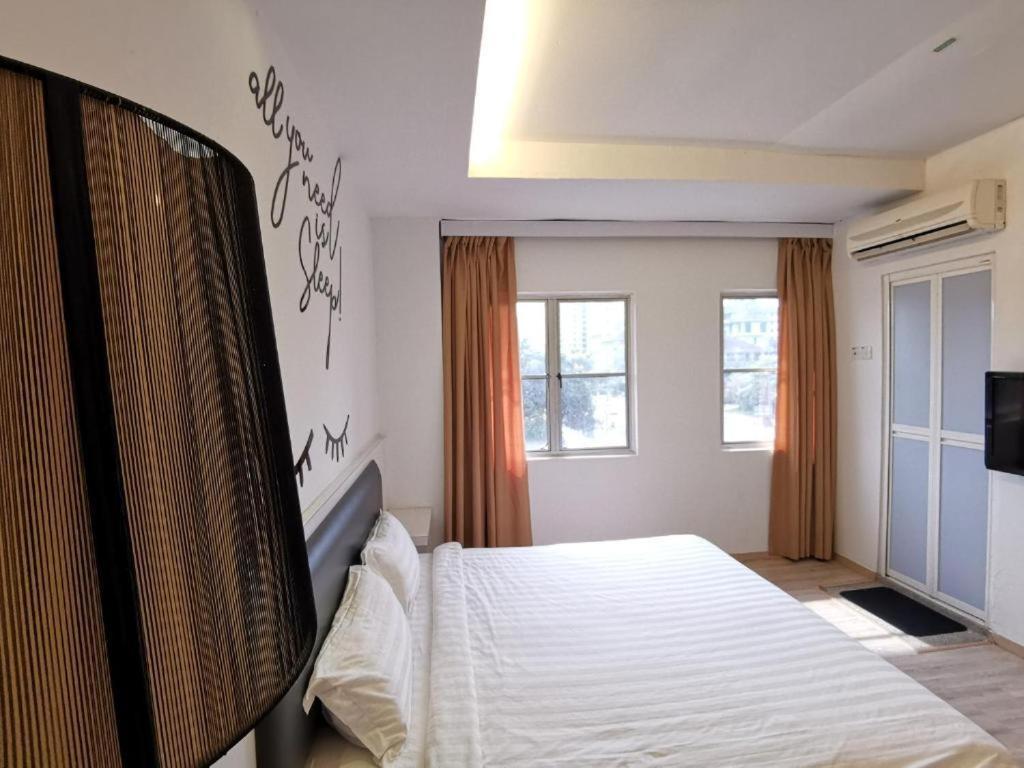 Hotel Zamburger Plaza Mahkota Malacca ภายนอก รูปภาพ