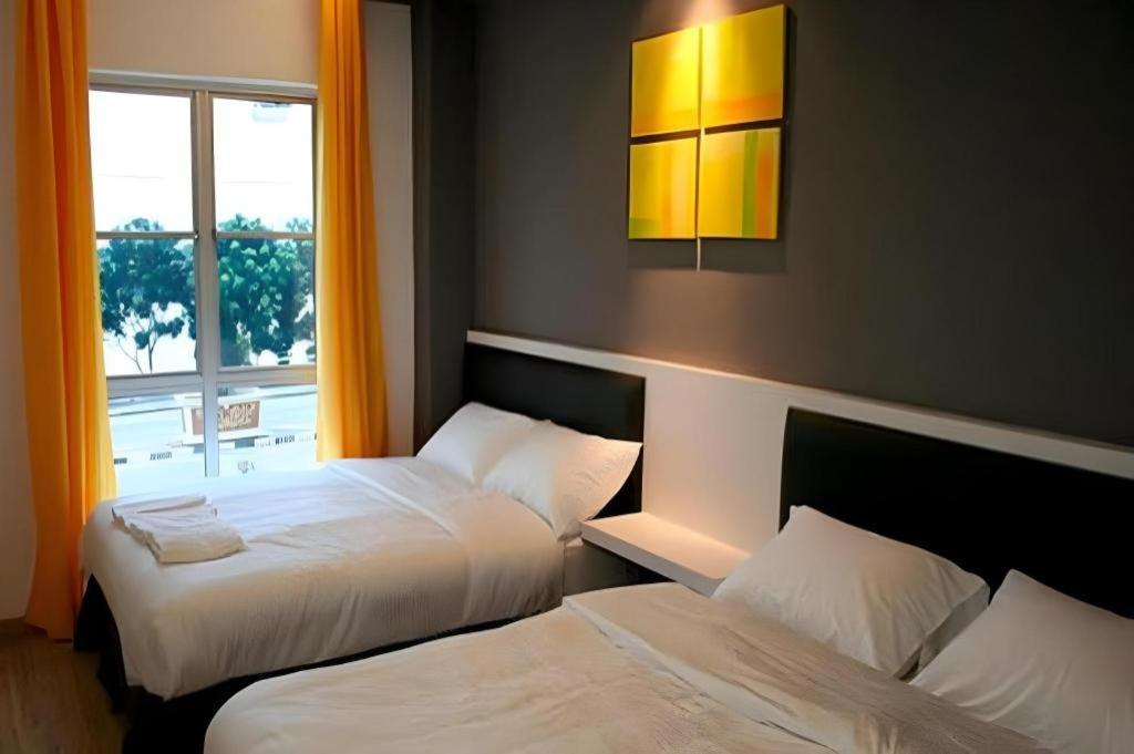 Hotel Zamburger Plaza Mahkota Malacca ภายนอก รูปภาพ
