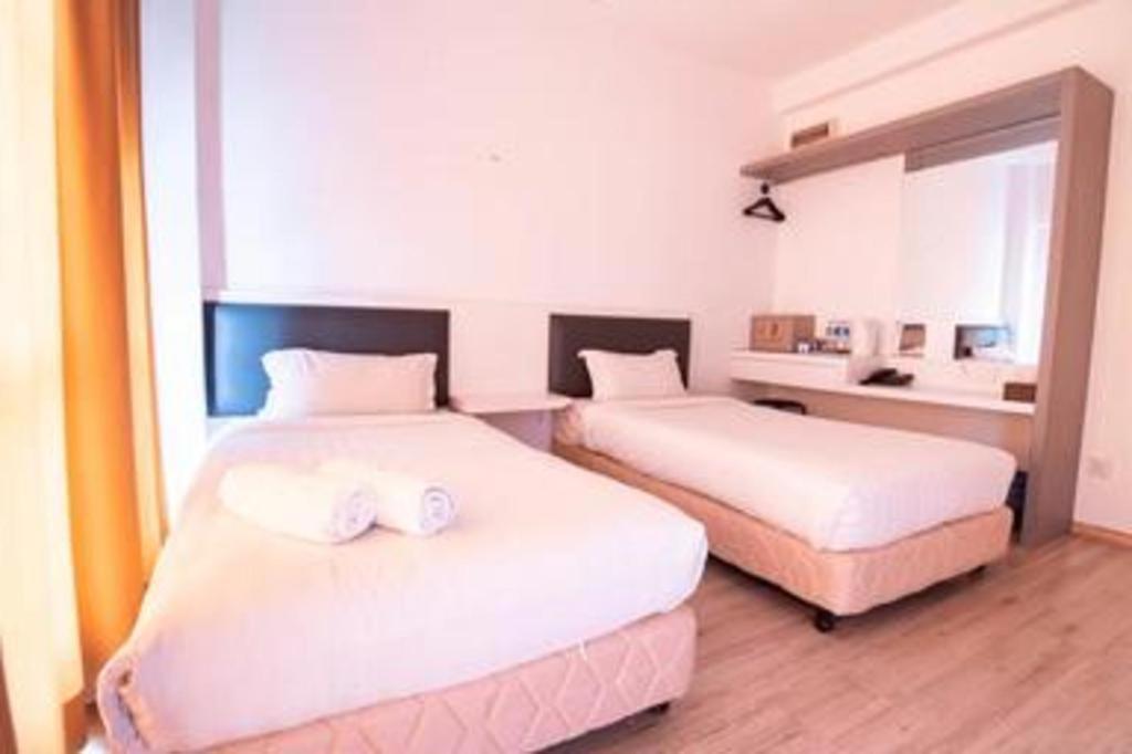 Hotel Zamburger Plaza Mahkota Malacca ภายนอก รูปภาพ